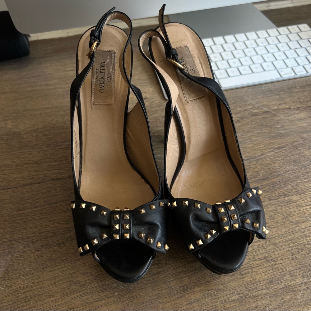 Incredible Valentino shoes ♥️